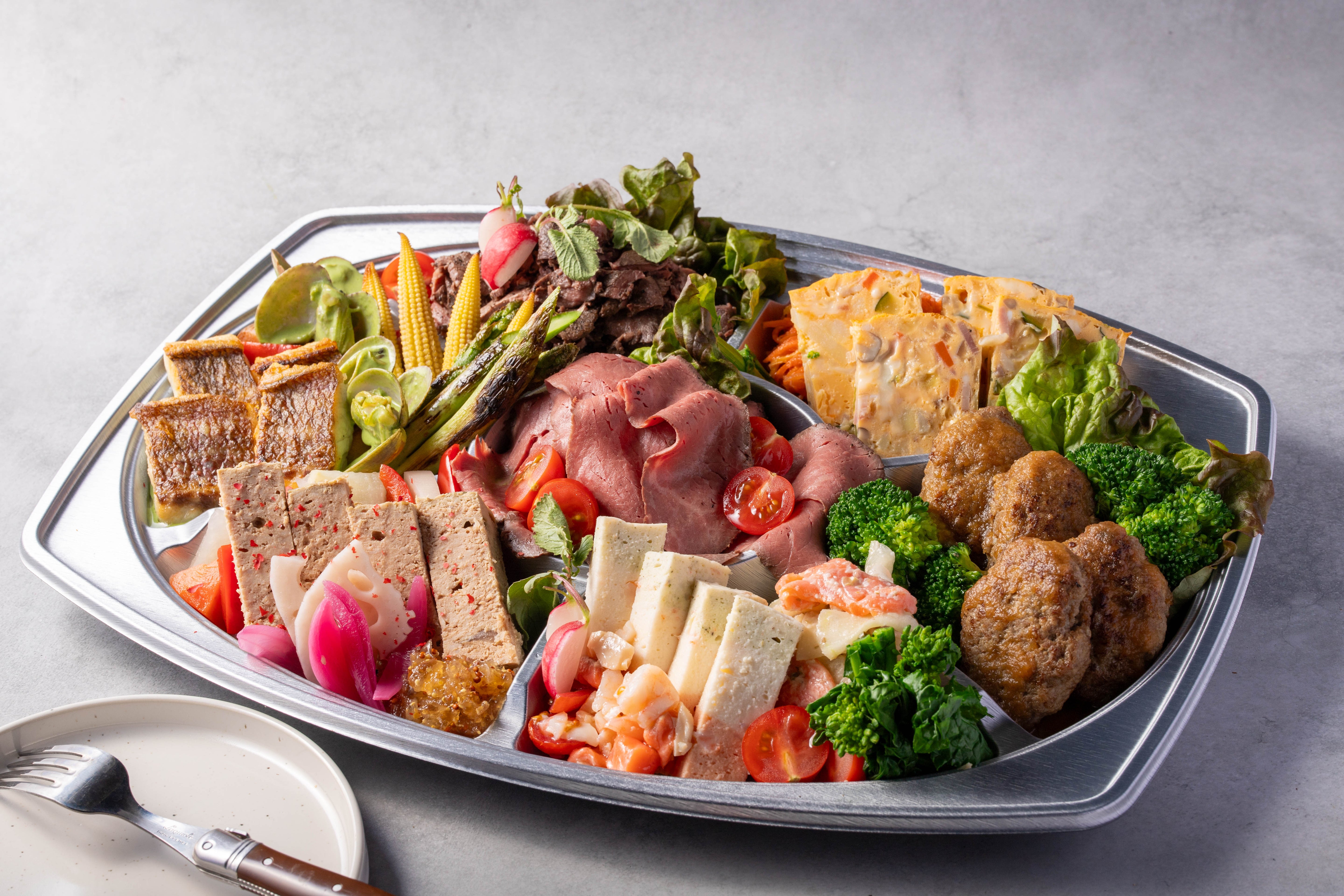 【 本店限定 】『2025 ローストビーフたっぷり!お花見オードブル』ご予約受付中!